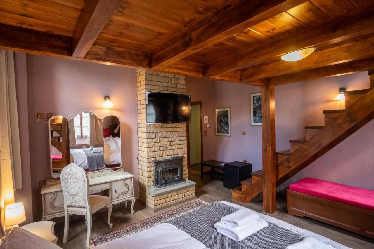 The Old School Boutique Hotel Sirako Exteriér fotografie